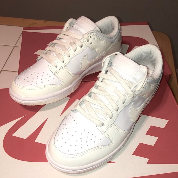 Nike Dunk Low women’s white/sail size 8.5 - Picture 3 of 7